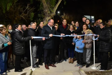 Miodowsky inauguró la plaza del barrio ATSA IV y anunció nuevos proyectos para este año