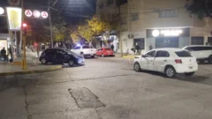 Una herida en aparatoso choque en una esquina de Capital