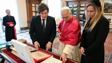 Adorni dijo que León XIV le confirmó a Milei que visitará Argentina