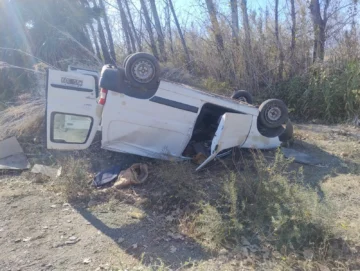Vuelco en San Martín: un matrimonio resultó herido