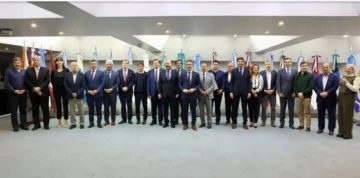 Reunión en el CFI: Orrego y otros gobernadores presionan por una reforma fiscal