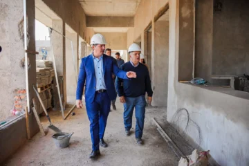 Con avances del 40%, Orrego recorrió las obras de la esperada EPET Nº 4
