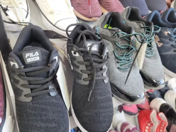 Outlet de zapatillas de marca originales en San Juan: ¿qué modelos hay desde $20.000?