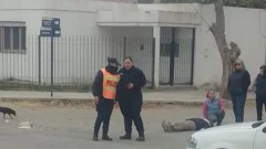 Una ciclista resultó gravemente herida tras chocar con un auto
