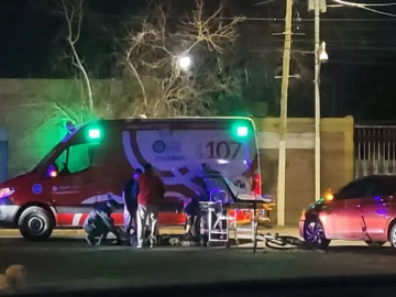 Fuerte accidente entre un auto y una bicicleta en Rivadavia