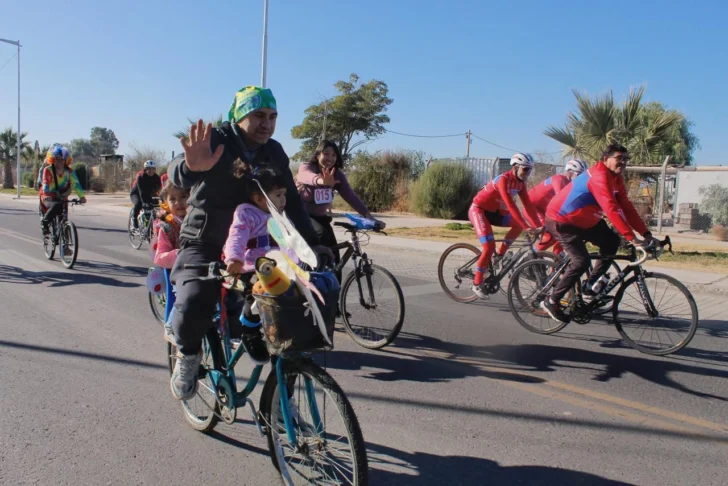 Chimbas: multitudinaria bicicleteada familiar para cerrar las vacaciones |  Diario La Provincia San Juan