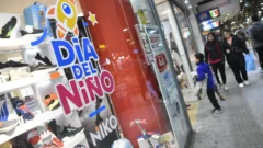 Mega Outlet: habrá zapatillas y botas desde $20.000 en la Peatonal de San Juan
