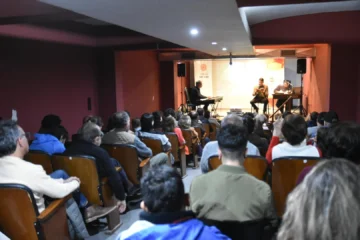 Emotivo homenaje al Negro Fontanarrosa en la Biblioteca Popular Franklin