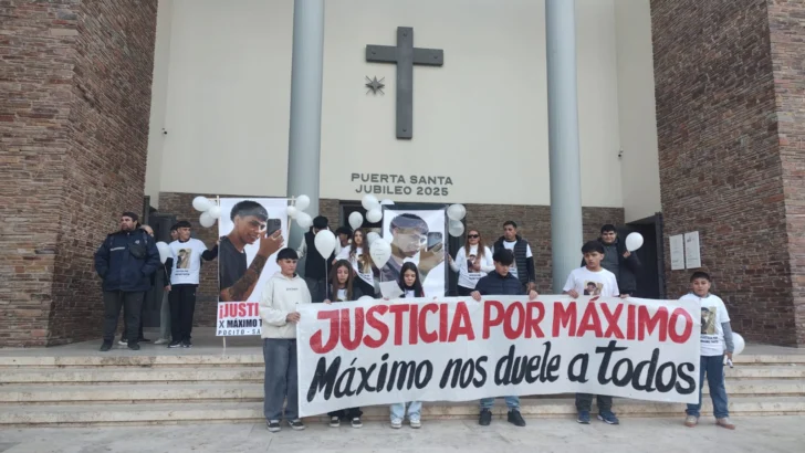 Dolor y pedido de justicia: marcharon en el centro por la muerte de Máximo Tantén