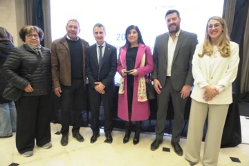 Entregan distinciones y equipos informáticos a cooperativas sanjuaninas
