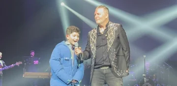 Lorenzo, el nene sanjuanino que cumplió su sueño de cantar con Miguel Mateos