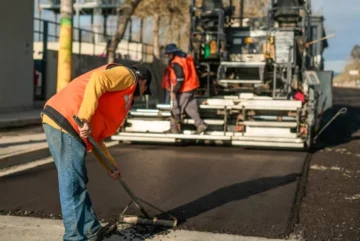 Obras en Capital: El plan de pavimentación avanzará en calles Urquiza y Brasil