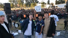 Peter Regalos hizo vibrar el Parque de Mayo con premios, emoción y sorpresas