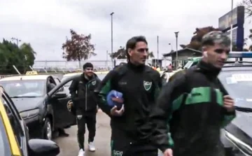 Sorpresa: el plantel de San Martín llegó en taxi a la cancha de Central