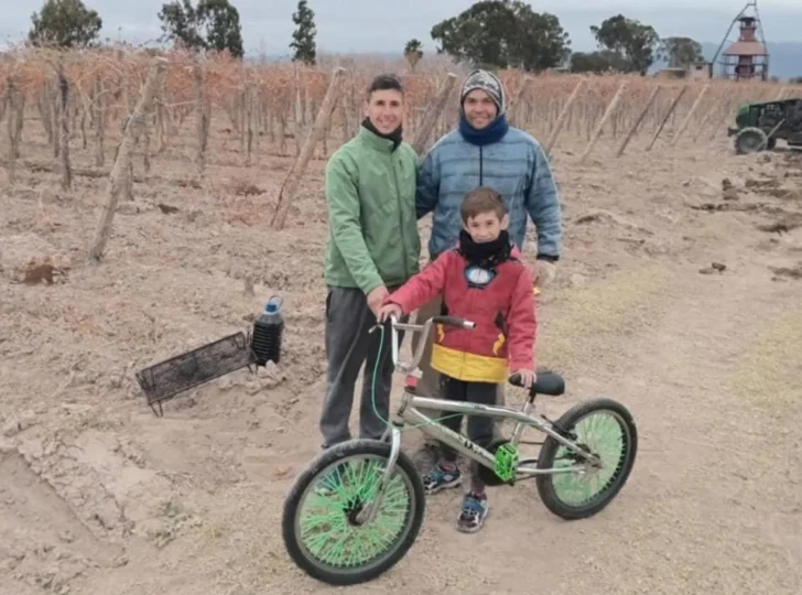 Un sanjuanino encontró una bicicleta perdida y emocionó con su gesto solidario