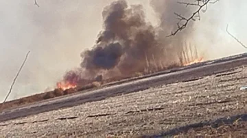 Fuerte viento en San Juan: incendios intencionales y un bombero intoxicado, el saldo del martes ventoso