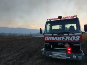 Móviles atacados y cuarteles dañados complican la labor de los bomberos voluntarios en San Juan