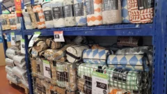 Outlet de frazadas y acolchados en supermercados de San Juan con 50% y 60% de descuento
