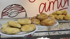 ¿Se acaba el reinado de la semita? Chipá y roll de canela pisan fuerte en San Juan