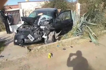 Una camioneta chocó en Rivadavia y un hombre terminó en el hospital