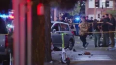 Un auto atropelló a una multitud cerca de un boliche y dejó 28 heridos