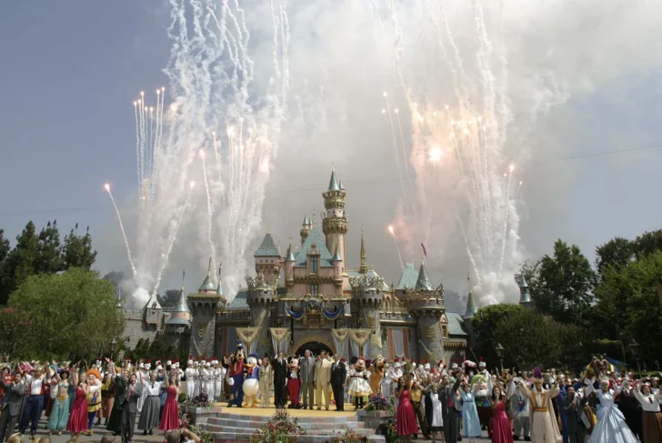 Viajar a Disney sin visa: ¿cuánto ahorraría una familia argentina?
