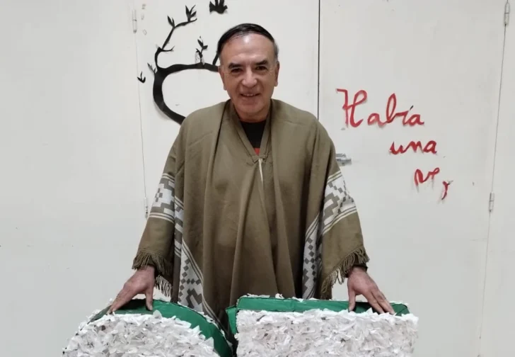 Sacrificio y dedicación: quién es Manuel Cardozo, el profesor “de la bicicleta” que se jubiló y se hizo viral
