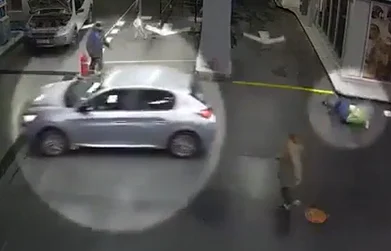 Intentó escapar de una estación de servicio sin pagar y atropelló a dos mujeres