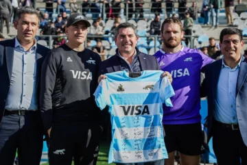 Orrego saludó a Los Pumas en el Bicentenario