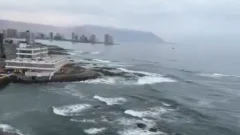 En Chile evacuaron cárceles por el alerta de tsunami