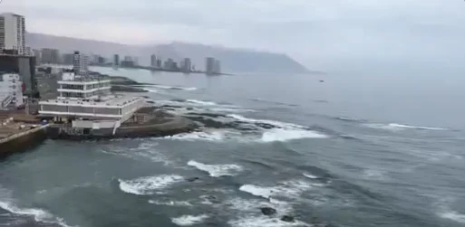 En Chile evacuaron cárceles por el alerta de tsunami