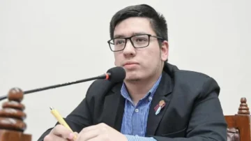 Escándalo: renunció un joven concejal de LLA que le exigía sexo oral a una mujer