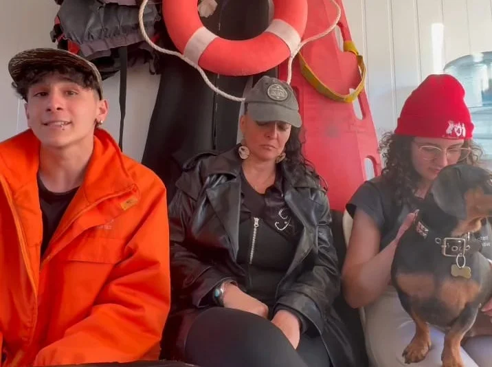 Salvaron a tres turistas que volcaron su kayak en Punta Negra