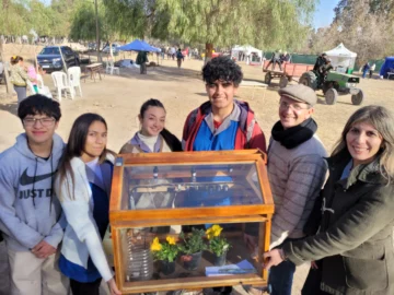 Alumnos y docentes de San Martín hicieron un invernadero automatizado aplicando IA