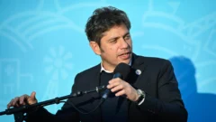 Kicillof apuntó contra Milei y habló de “delirio cósmico”