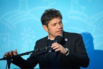 Kicillof apuntó contra Milei y habló de “delirio cósmico”