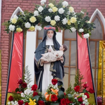 Bendiciones, procesión y espectáculos: así se celebra a Santa Rosa en San Juan