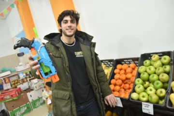 Andrés, el sanjuanino que transforma su emprendimiento en un acto de amor hacia los niños