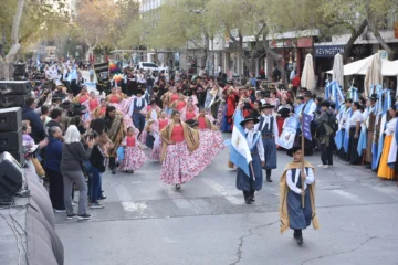 San Juan Danza: más de 800 artistas le dieron color al arranque del festival folklórico