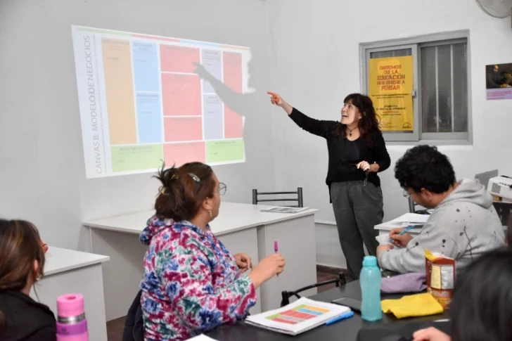 Emprendedores-Fe-y-Alegria-1-728x485