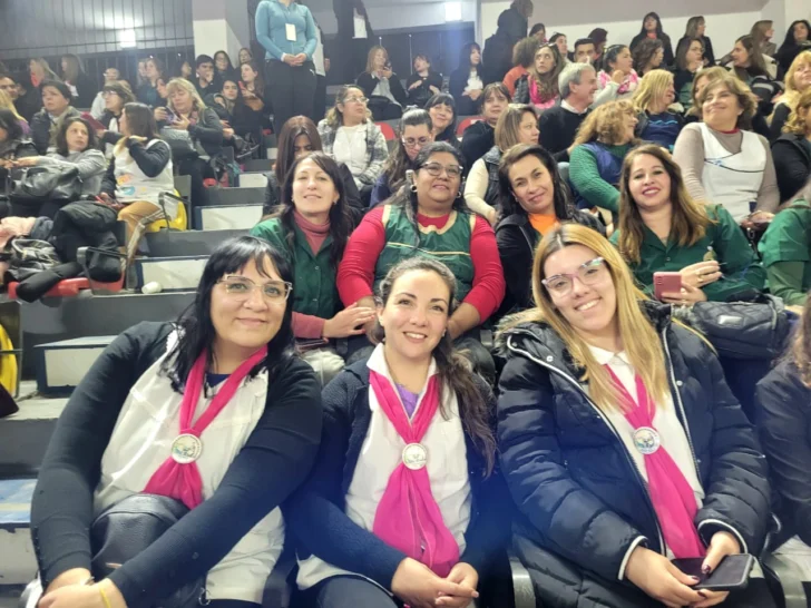 Mirá quiénes asistieron al acto de entrega de notebooks en San Juan