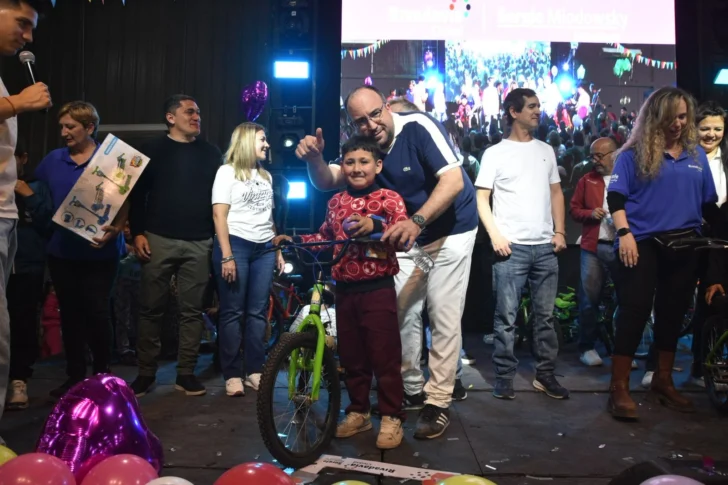 Festejo-en-Rivadavia-3-728x485