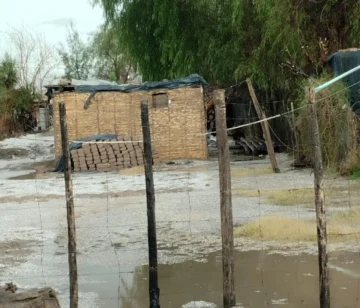 Debieron evacuar a una familia en La Chimbera por las fuertes lluvias