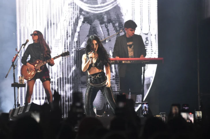 Lali-en-San-Juan-Foto-Diario-La-Provincia-SJ-25-728x485