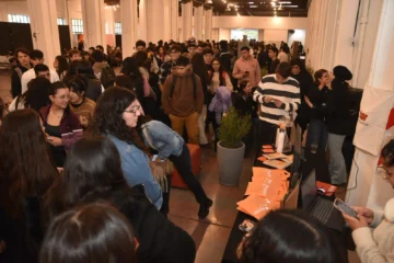 “Mi primera chamba”: exitosa feria laboral con amplia participación