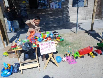 Liam, el nene sanjuanino que con un gesto solidario iluminó el Día del Niño