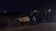 Perdió el control de su auto y terminó en un canal en Pocito
