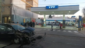Vehículos destruidos en tremendo choque en Capital