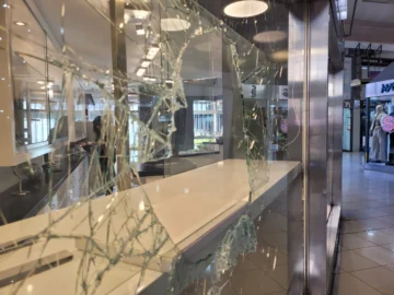 Sorpresa en la Peatonal de San Juan: robaron una joyería en el corazón de Galería Central