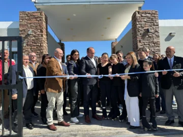 Miodowsky inauguró el cierre perimetral del polideportivo del Parque de Rivadavia